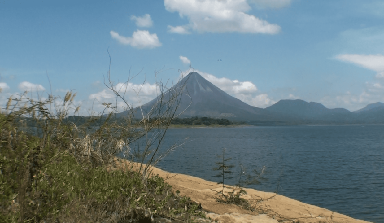 Lake front property in Costa Rica near La Fortuna de san carlos (7)