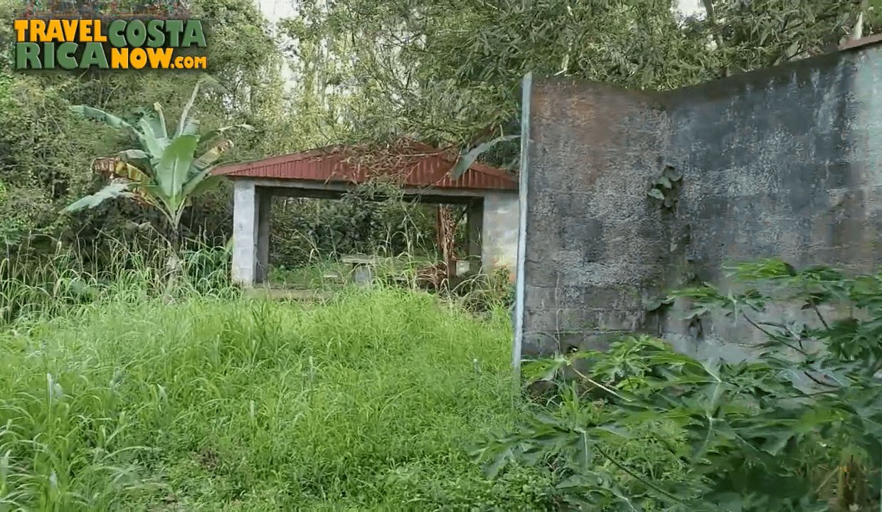 fixer upper for sale in costa rica near fortuna (11)